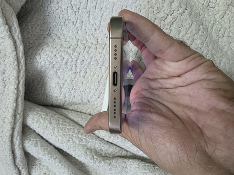 Khobar, Mobile Phones, SAR 3900,  IPhone 16 Pro Max 256gb Sale Swap 100 Battery 26 Cycle Count Only Serious Buyer Contact Me