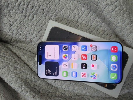 Khobar, Mobile Phones, SAR 3900,  IPhone 16 Pro Max 256gb Sale Swap 100 Battery 26 Cycle Count Only Serious Buyer Contact Me