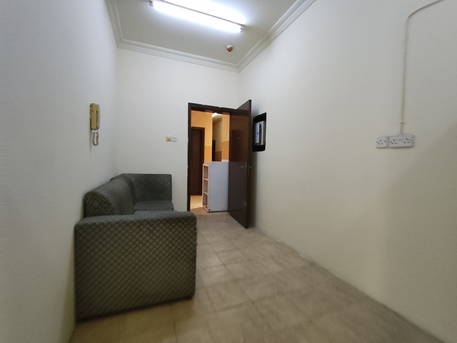 Manama, Apartments, Flats, Houses & Villas, BHD 180/year,  2 BR,  Ras Ruman:- 2Bhk Flat On Rent With Ewa & Acs.