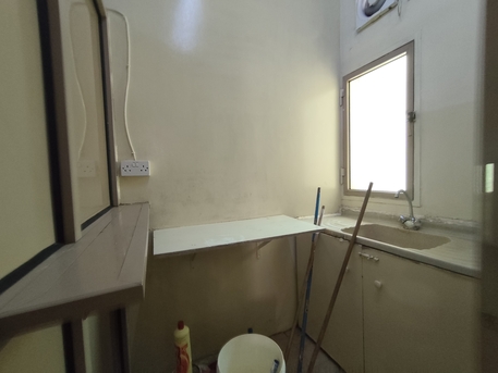 Manama, Apartments, Flats, Houses & Villas, BHD 180/year,  2 BR,  Ras Ruman:- 2Bhk Flat On Rent With Ewa & Acs.