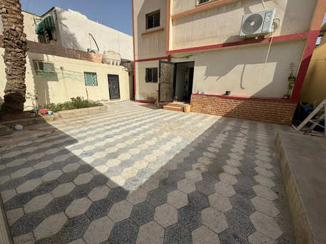 Riyadh, Apartments, Flats, Houses & Villas, SAR 39000/year,  3 BR,  If Interested   And Also Furniture Available For Sale..Location - Malaz,Riyadh,flat Availa