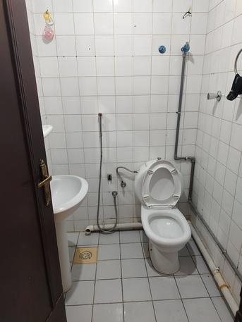 Al Sulaymaniyyah, Rooms for Rent, Sar 1650/month,  Saprate Bedroom+bathroom+hall Included Maintenance Internet+ Water Free