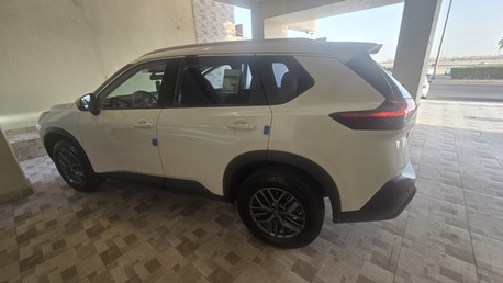 Jeddah, Vehicles, Cars & Trucks , SAR 87,  Nissan X-Trail,  2025,  Automatic,  43000 KM,  Nissan Xtrail Scratch Less