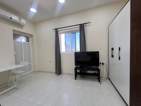 Zinj, Apartments, Flats, Houses & Villas, BHD 200/year,  1 BR,  EXCELLENT FULLYFURNISHED STUDIO  UNLIMITED EWA OPPOSITE NASSER PARMERCY | HOUSEKEEPING |