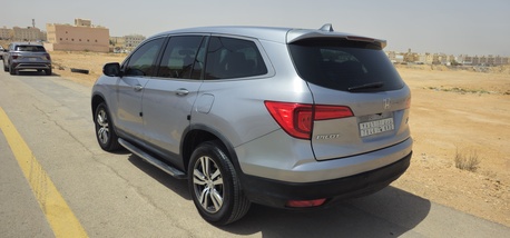 Riyadh, Vehicles, Cars & Trucks , SAR 50000,  Honda Pilot 2017 EX,  2017,  Automatic,  222000 KM,  Honda Pilot