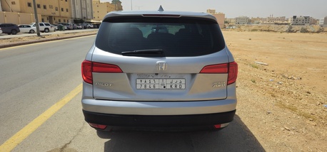 Riyadh, Vehicles, Cars & Trucks , SAR 50000,  Honda Pilot 2017 EX,  2017,  Automatic,  222000 KM,  Honda Pilot