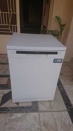 Al Malaz, Appliances, SAR 700,  Midea Freestanding Dishwasher