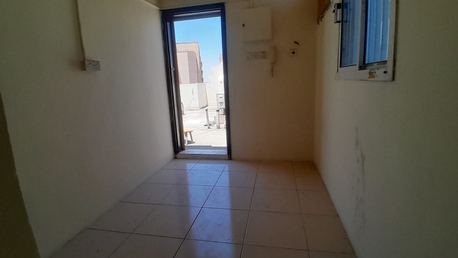 Manama, Apartments, Flats, Houses & Villas, BHD 80/year,  1 BR,  Um Al Hassam:- Rooftop Studio Flat On Rent With Unlimited Ewa..