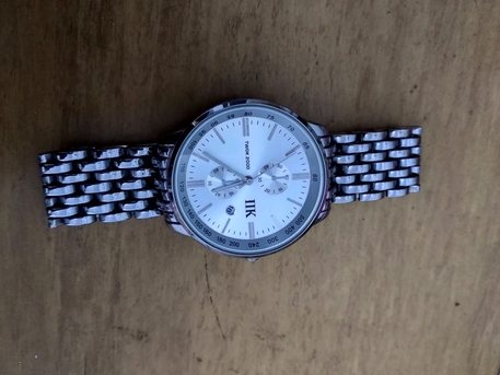 Manama, Watches, BHD 30,  Luxury Silver Stainless Steel Watch For Men | Elegant Wrist Watch | Excellent Condition