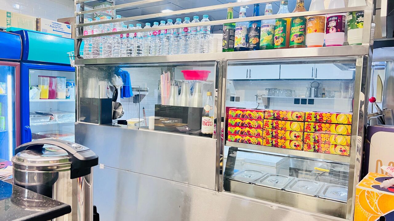 Dammam, Shops, ബ്രോസ്റ്റഡ് & ഫ്രെഷ് ജ്യൂസ് ബൂഫിയ വിൽപ്പന