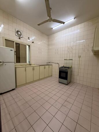 Hoora, Apartments, Flats, Houses & Villas, BHD 220/month,  2 Bedroom Semi Furnished Flat For Rent With Ewa