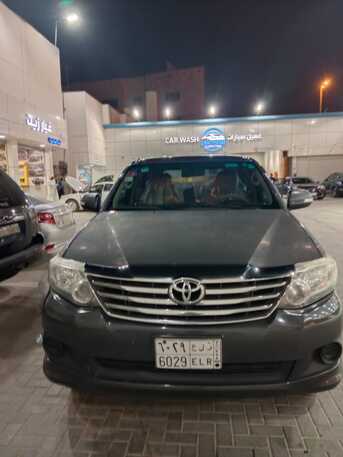 Riyadh, Vehicles, Cars & Trucks , SAR 40000,  Toyota Fortuner TRD,  2014,  Automatic,  450000 KM,  Car For Sale