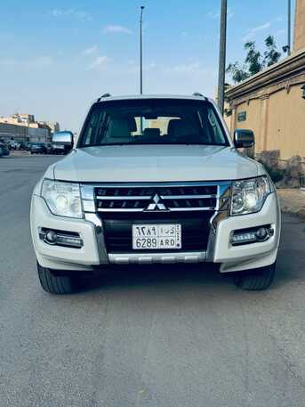 Riyadh, Vehicles, Cars & Trucks , SAR 53000,  Mitsubishi Pajero,  2017,  Automatic,  169000 KM,   GLS, , , 169,000 KM, 3.5