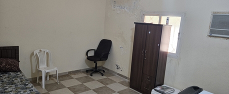 Jeddah, Apartments, Flats, Houses & Villas, SAR 1400/month,  2 BR,  2 Bhk Flat To Go With Few Furniture 1900