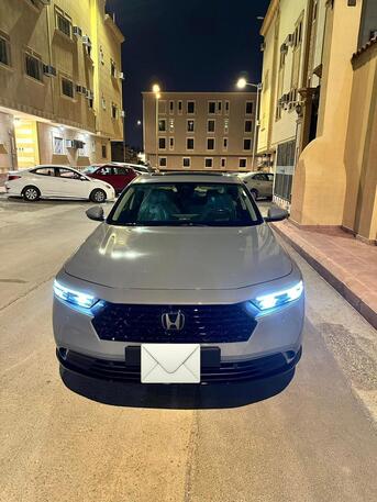 Dhahrat Laban, Pick Up & Drop Off, Pick Up & Drop Off - For Executive Officials