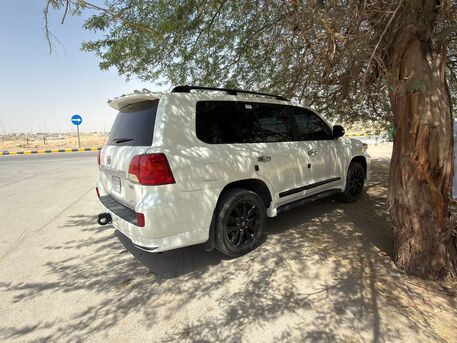 Riyadh, Vehicles, Cars & Trucks , SAR 83,  Land Cruiser 2010,  2010,  Automatic,  470 KM,  Land Cruiser VXR  Converted To 2015 – Excellent Condition/للبيع لاند كروزر VXR  مح