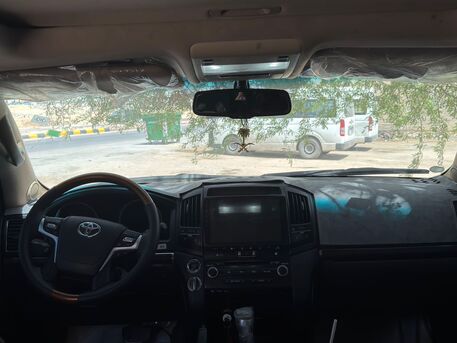 Riyadh, Vehicles, Cars & Trucks , SAR 83,  Land Cruiser 2010,  2010,  Automatic,  470 KM,  Land Cruiser VXR  Converted To 2015 – Excellent Condition/للبيع لاند كروزر VXR  مح