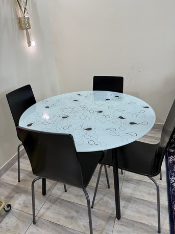 Al Manar, Furniture, SAR 400,  Round Dining Table With 4 Ikea Chairs Riyadh