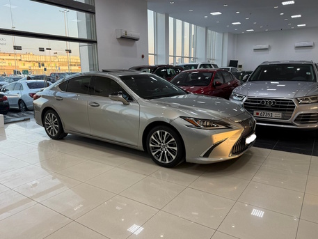 Manama, Vehicles, Cars & Trucks , BHD 13900,  Lexus ES 350,  2020,  Automatic,  113450 KM,  Lexus ES-350  (Silver)