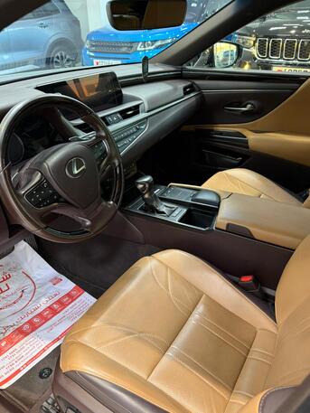 Manama, Vehicles, Cars & Trucks , BHD 13900,  Lexus ES 350,  2020,  Automatic,  113450 KM,  Lexus ES-350  (Silver)