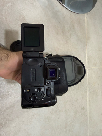 Manama, Electronics, BHD 15,  Vintage Nikon Coolpix 8700 Camera + Original Leather Case | كاميرا نيكون