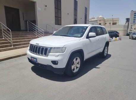 Al Mounsiyah, Vehicles, Cars & Trucks , SAR 23000,  JEEP GRAND CHEROKEE LAREDO V6 3.6L,  2013,  Automatic,  204100 KM,