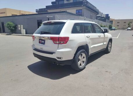 Al Mounsiyah, Vehicles, Cars & Trucks , SAR 23000,  JEEP GRAND CHEROKEE LAREDO V6 3.6L,  2013,  Automatic,  204100 KM,