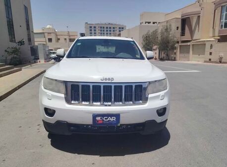 Al Mounsiyah, Vehicles, Cars & Trucks , SAR 23000,  JEEP GRAND CHEROKEE LAREDO V6 3.6L,  2013,  Automatic,  204100 KM,