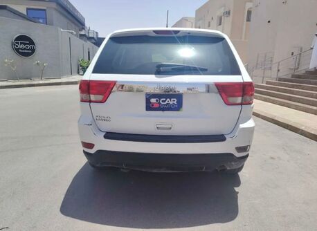 Al Mounsiyah, Vehicles, Cars & Trucks , SAR 23000,  JEEP GRAND CHEROKEE LAREDO V6 3.6L,  2013,  Automatic,  204100 KM,