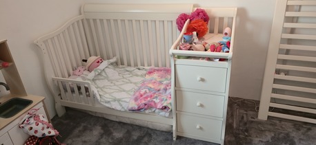 Jeddah, Furniture, SAR 400,  Giggles Jessica Crib &mdash; 3-in-1 Convertible