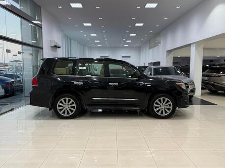 Manama, Vehicles, Cars & Trucks , BHD 9900,  Lexus LX 570,  2010,  Automatic,  316200 KM,  Lexus LX-570  (Black)
