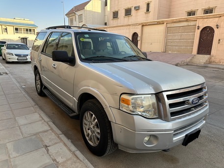 Riyadh, Vehicles, Cars & Trucks , SAR 20,  Ford Expedition,  2011,  Automatic,  288 KM,    (Fuel Flex) Semi Optional Asking 20k