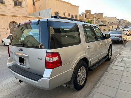 Riyadh, Vehicles, Cars & Trucks , SAR 20,  Ford Expedition,  2011,  Automatic,  288 KM,    (Fuel Flex) Semi Optional Asking 20k