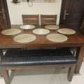 SAR 900,  6 Seater Extendable Dinning Table For Sale