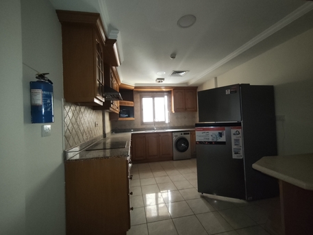 Juffair, Apartments, Flats, Houses & Villas, BHD 350/year,  2 BR,  Amazing Offer 2 Bhk At Juffair Just 350