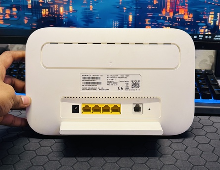 Manama, Electronics, BHD 15,  HUAWEI B612-233 4G+ Router Unlocked Works With Any SIM Card  STC, Zain, Batelco