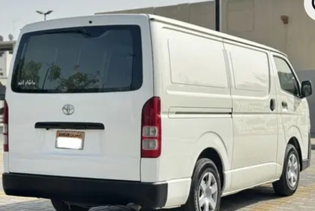 Manama, Vehicles, Cars & Trucks , Toyota Hi-Ace,  2015,  Manual,  228000 KM,   Toyota Hiace Cargo Goods Delivery Bus.