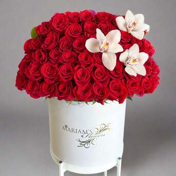 New York, Farm & Garden, USD 170,  Summer Special 2026: Wrapped Rose Bouquet USA