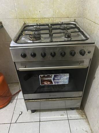Jeddah, Appliances, SAR 250,  UREGENT SALE FOUR BURNER GAS STOVE WITH 2 CYLINDERS