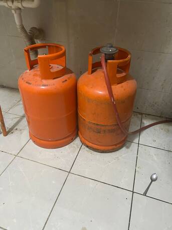 Jeddah, Appliances, SAR 250,  UREGENT SALE FOUR BURNER GAS STOVE WITH 2 CYLINDERS