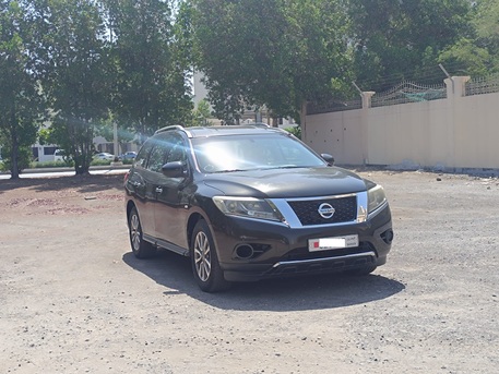 Manama, Vehicles, Cars & Trucks , BHD 2900,  NISSAN PATHFINDER,  2015,  Automatic,  81000 KM,  AGENCY SERVICE