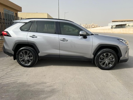 Riyadh, Vehicles, Cars & Trucks , SAR 95000,  Toyota RAV4 2023,  2023,  Automatic,  48000 KM,  Title: For Sale:  Toyota RAV4 (XLE 4X4)- Pristine Condition, No Accidents,
