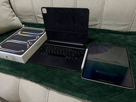 Riyadh, Tablet Computers, SAR 4800,  Apple IPad Pro 13-inch M4 256GB Wi-Fi + Cellular + Apple Pencil Pro + Magic Keyboard
