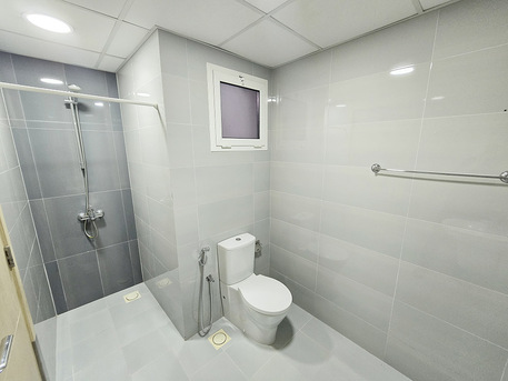 Manama, Apartments, Flats, Houses & Villas, BHD 250/month,  2 BR,  80 Sq. Meter,  2BHK Apartment In Manama With AC + Car Park + EWA