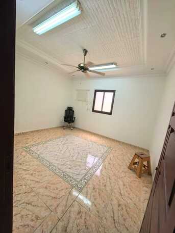 Al Naseem, Rooms for Rent, SAR 950/month,  Offering 1 Semi Furnished Room For One Single Professional Person. Al Nasim Riyadh