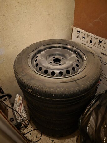 Al Sulaymaniyyah, Auto Parts, SAR 100,  Hyundai Accent Stock Rim  & Covers Size 15R
