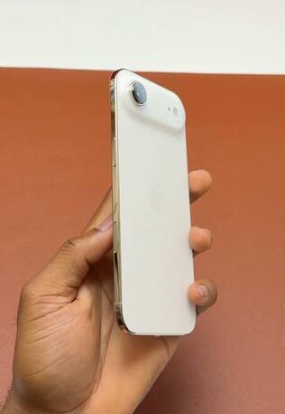 Salamah, Mobile Phones, SAR 2960,  IiPhone 17 Air 256GB White &ndash; Like New