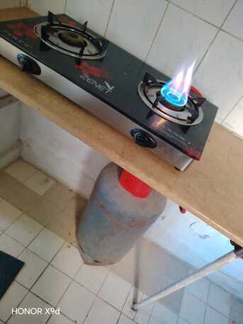 Manama, Household Items, BHD 30,  Gas Stove With Gas Cylinder