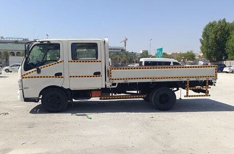 Riffa, Vehicles, Cars & Trucks , BHD 4600,  HINO,  2016,  Manual,  117000 KM,  - XZU710L -6 WHEEL