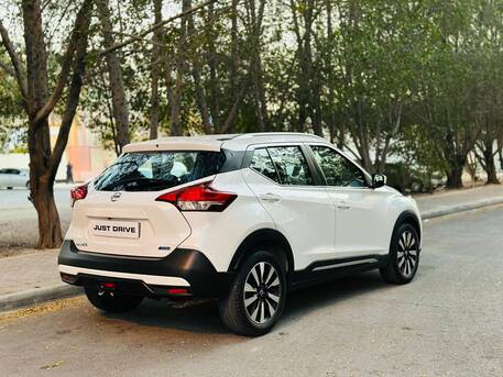 Segaya, Vehicles, Cars & Trucks , BHD 3750,  Nissan Kicks,  2018,  Automatic,  77000 KM,  NIISSAN KICKS   MODEL WELL MAINTAINED SUV CALL OR WHATSAPP ON 35400768 ,33665080